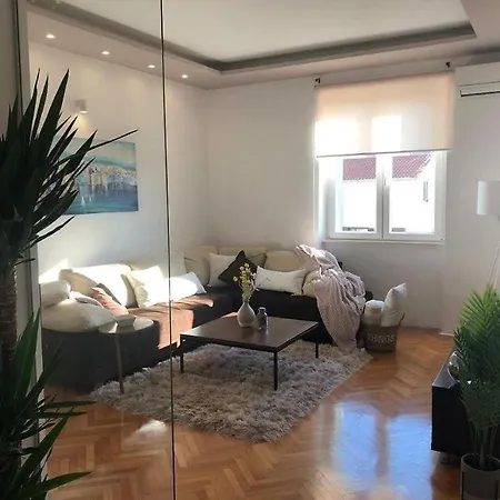 New!!! Luxury Solis On Top Location Split